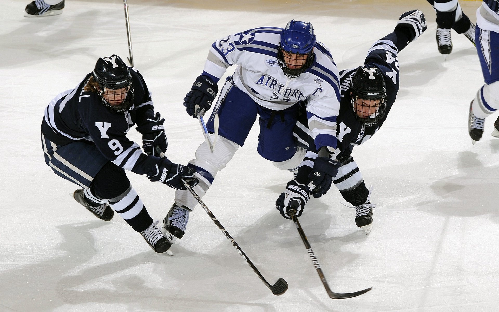 德甲创新战术理念，精彩比赛不断精彩纷呈，德甲联赛特性及大数据精细汇总